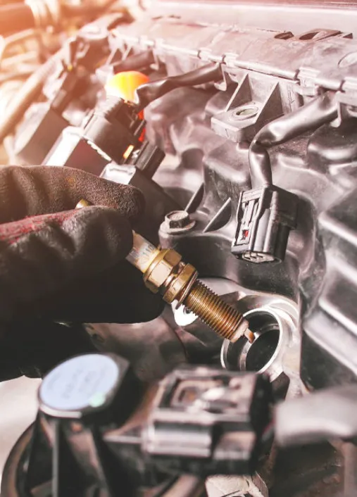 Motorraum Zündkerzen wechseln